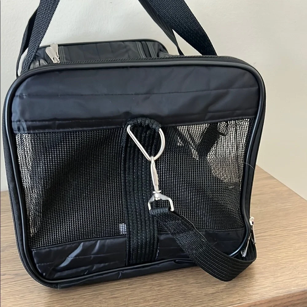 Medium Sherpa Soft Sided Animal Carrier Black